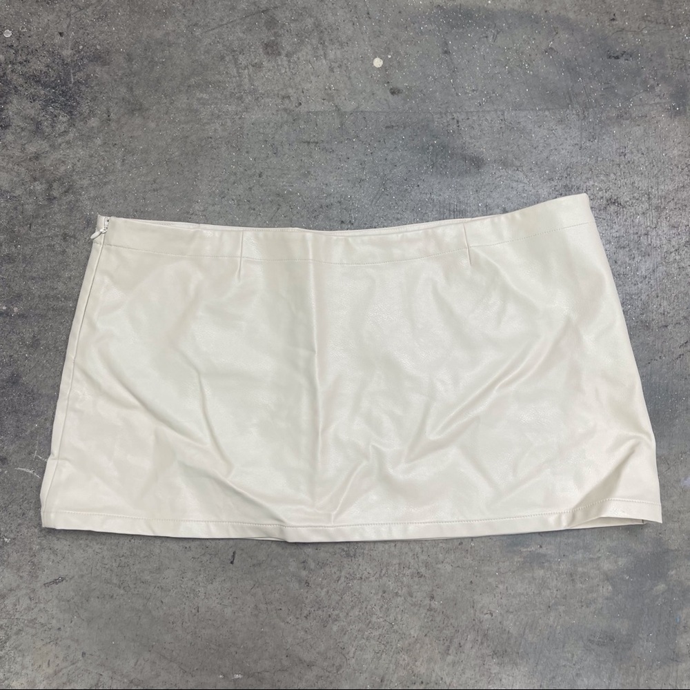 MIAOU Revolve Faux Leather Fig Mini Skirt Large - Picture 3 of 6